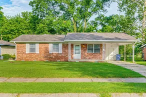 Fish, Hike & Relax: North Little Rock Gem w/ Yard - Interiör