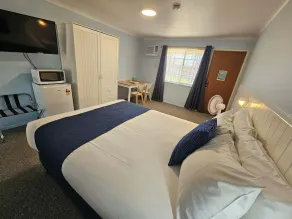 Koorawatha Homestead Motel - Room