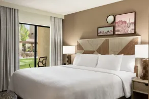 Embassy Suites by Hilton Phoenix Tempe - Chambre