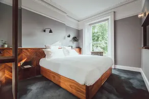 The Pilgrm - Room