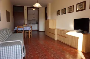Ferienwohnung mit Pool | Stadtblick - Zimmerausstattung
