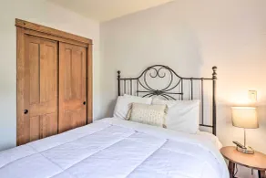 < 1 Mi to Slopes: Mtn-View Keystone Condo - Interior