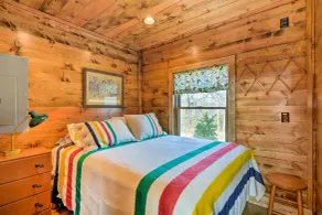 Greenfield Cabin w/ Screened-in Porch & Fire Pit! - Innenbereich