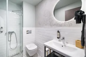 Graffiti Hotel Rooftop - Central Location - Bathroom