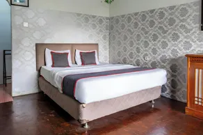 Capital O 93733 Hotel Linggarjati Kuningan - Room