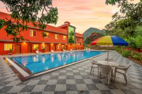 Weekender Resort - Piscina