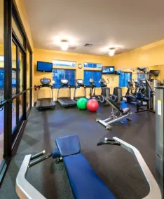 Bluebird Suites in Santa Clara - Fitnessbereich