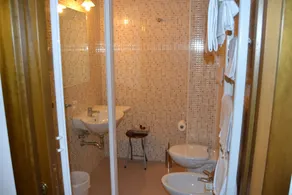 Hotel LuSi - Bathroom