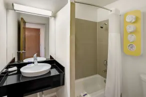 Motel 6-Dallas, TX - South - Bathroom