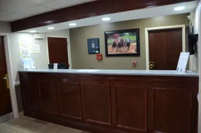 Super 8 by Wyndham Louisville/Expo Center - Reception