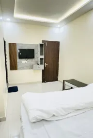Hotel Prime Residency - just 400m from airport - Chambre