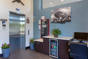 Avion Inn Near LGA Airport, an Ascend Collection Hotel - Hall