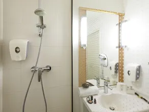 ibis Hotel Brussels Airport - Bathroom