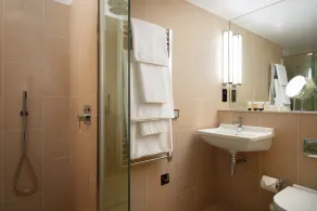 The Resident Victoria - Bathroom