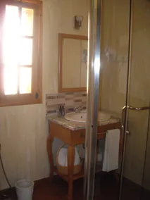 Kira's Boutique Hotel - Bathroom