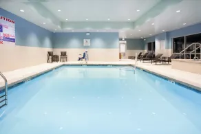 Holiday Inn Express & Suites - Ely by IHG - Piscina