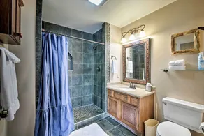 Cabin-Style Condo w/ Deck Near Angel Fire Resort - Interiør
