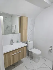 The Gardens - Bathroom