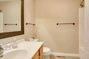 Camp Lake Cabin: Lakefront & Pet Friendly! - Innenbereich