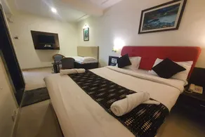 FabHotel Silver Leef and Resort - Room