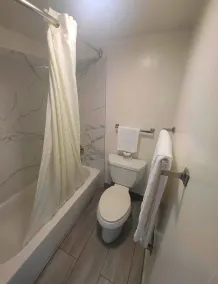 Travelodge by Wyndham San Francisco Airport North - Salle de bain