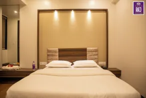 Hotel Raj Lodging &Boarding - Chambre