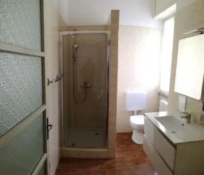 Villa Mari, villa independiente con magníficas vistas al jardín. - Baño