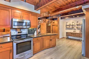 Rustic Lafayette A-frame Cabin w/ Game Room! - Interiør