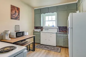3 Mi to Dtwn Saginaw: Cozy Family Home w/ Yard! - Interiør