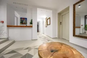 JI HOTEL - Reception