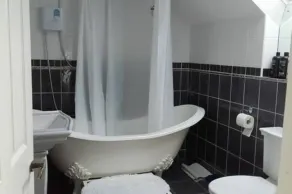 Inch Schoolhouse - Event Residence - Bathroom
