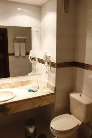 B&B HOTEL Gijón Centro Begoña - Salle de bain