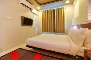 FabHotel Manomay Homes - Nr Manish Nagar - Room