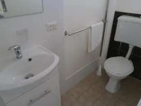 Kookaburra Lodge - Bathroom