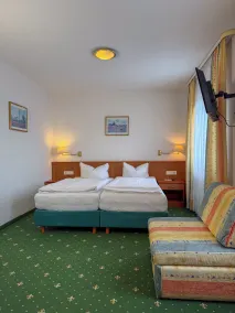 Hotel-Restaurant Dechbettener Hof - Room