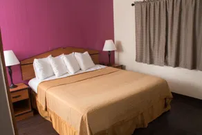 Budget Inn - Room
