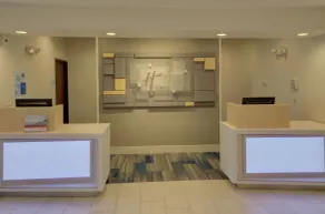 Holiday Inn Express & Suites Le Mars by IHG - Rezeption