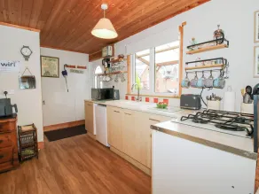 The Log Cabin - Private kitchen