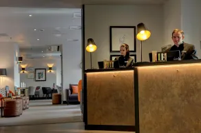 Ten Hill Place - Recepción