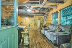 Peaceful Decatur Cabin w/ Grill & Fire Pit! - Interiør