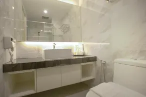 THE HOST HOTEL - Badezimmer