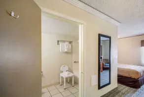 Quality Inn & Suites Kansas City - Independence I-70 East - Salle de bain