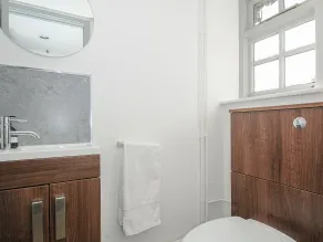 Manor Cottage Barn - Bathroom