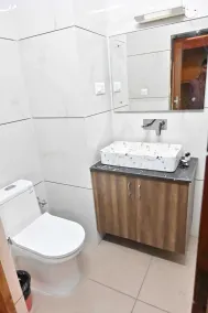 Hotel Hemkunth - Bathroom