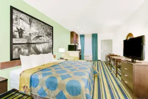 Super 8 by Wyndham Cotulla TX - Chambre