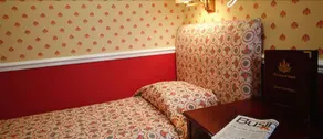 The Royal Hotel - Room