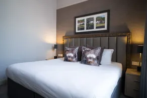 Number 10 Hotel - Room