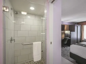 La Quinta Inn & Suites by Wyndham Minneapolis Northwest - Badezimmer
