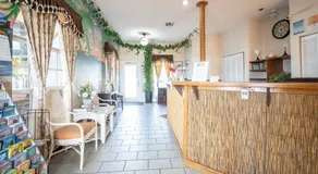 Island Sun Inn & Suites - Historic Venice & Beach Getaway - Réception