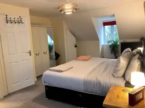 Entire 4 Bed Townhouse - Zimmer